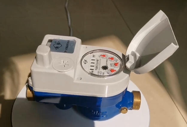 光電直讀遠傳閥控水表實拍圖